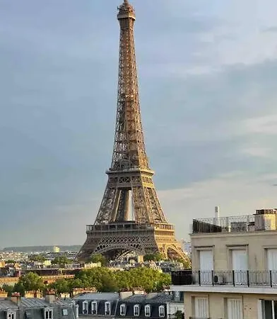 Luxe A La France - Vue Eiffel